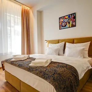 Otel Karlova, Prag