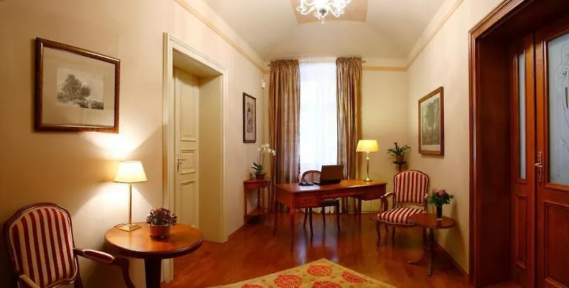 Hunger Wall Residence Praga 4*,
